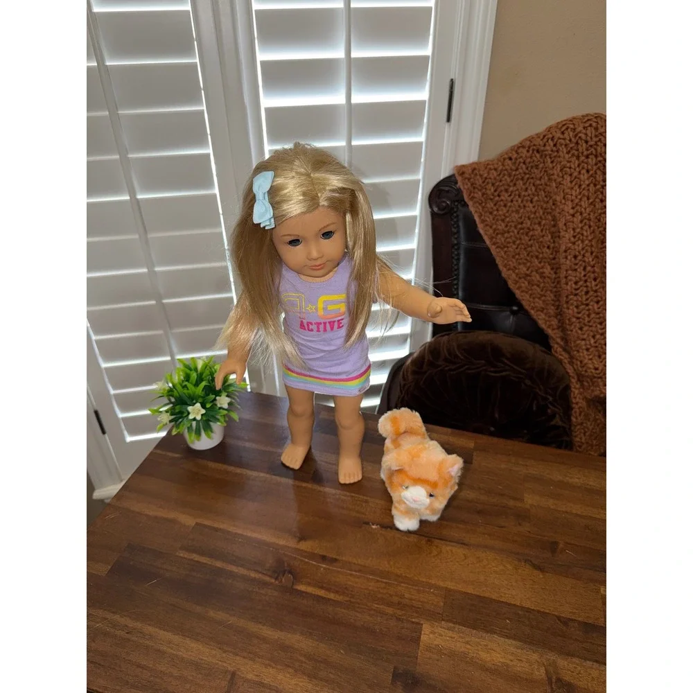 American Girl Truly Me Doll Blonde Hair Blue Eyes AG Active Outfit and Plush Cat